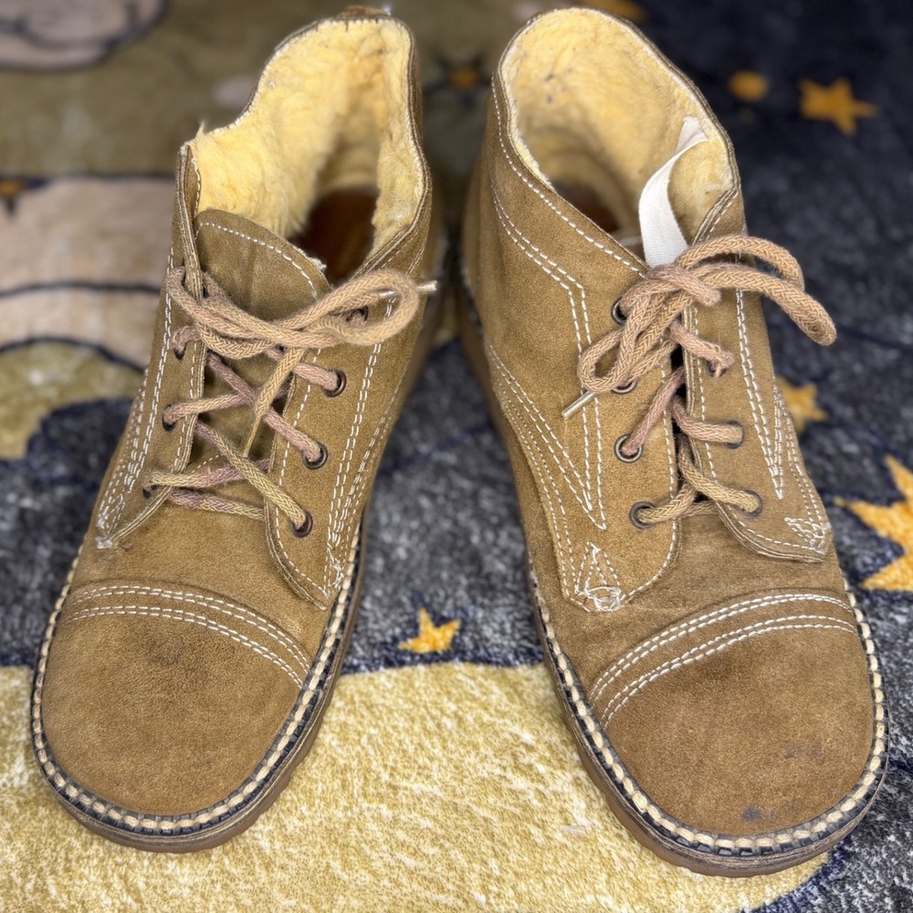 Pradera Tan Suede Faux Fur Lined Lace Up Ankle Boots Contrast Stitching Size 9.5